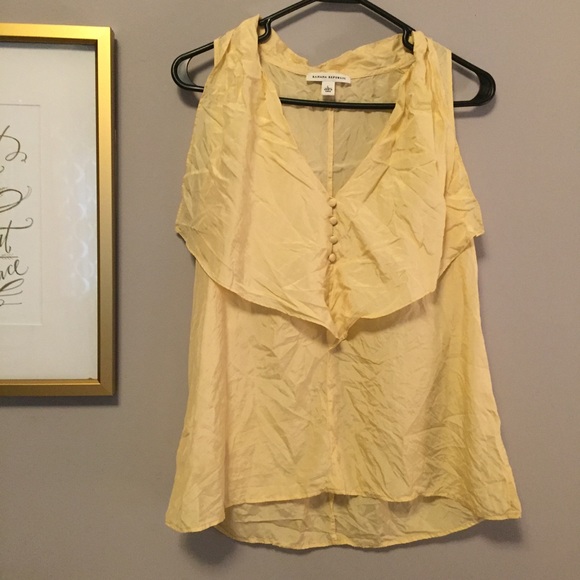 Banana Republic Tops - • banana republic top •